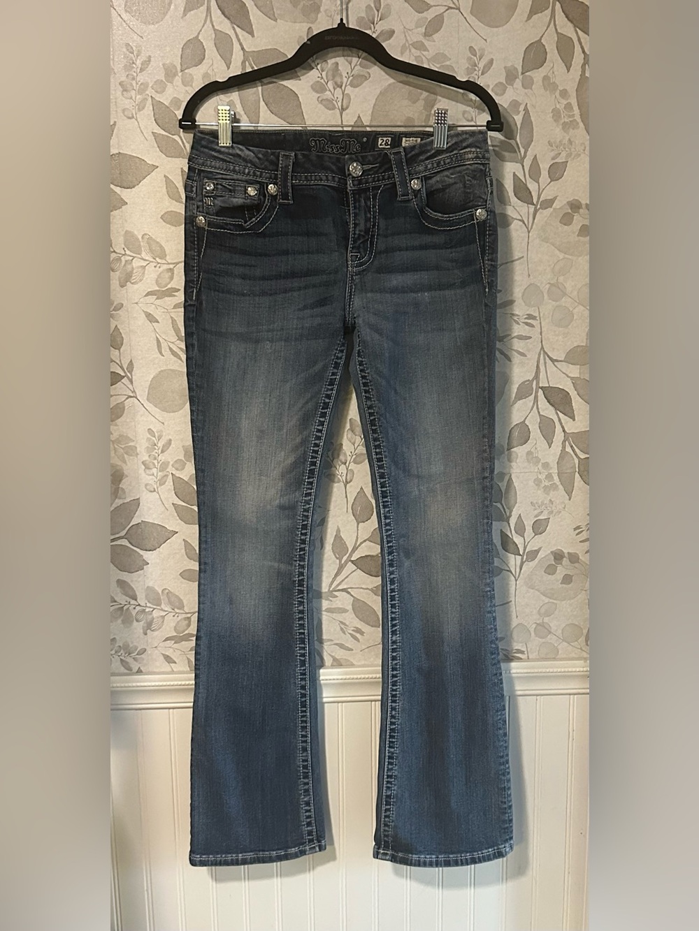 Miss Me Mid rise Jeans sz 28